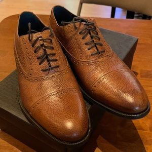 Cole haan leather wingtip shoes